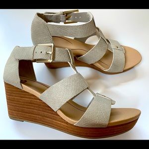 Dr. Scholl’s Wedge platform sandals
